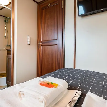 Hotel na wodzie Luxury Boat *