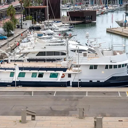 بوتيل Luxury Boat *