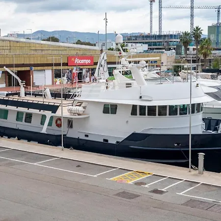 Luxury Boat سان أدريان دي بيزوس