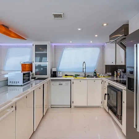 Luxury Boat Πλωτό κατάλυμα