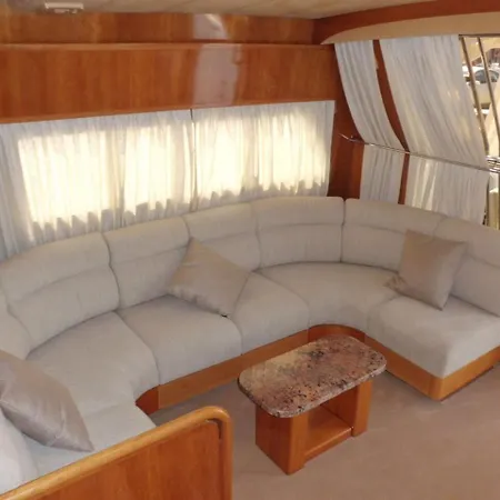 Luxury Boat Botel