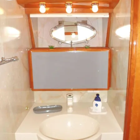 Botel Luxury Boat Sant Adrià de Besòs