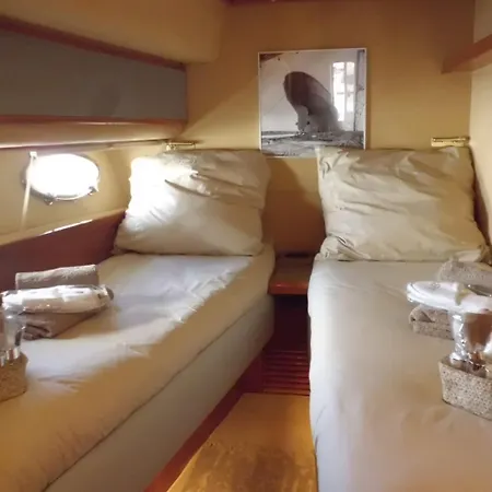 Luxury Boat Botel